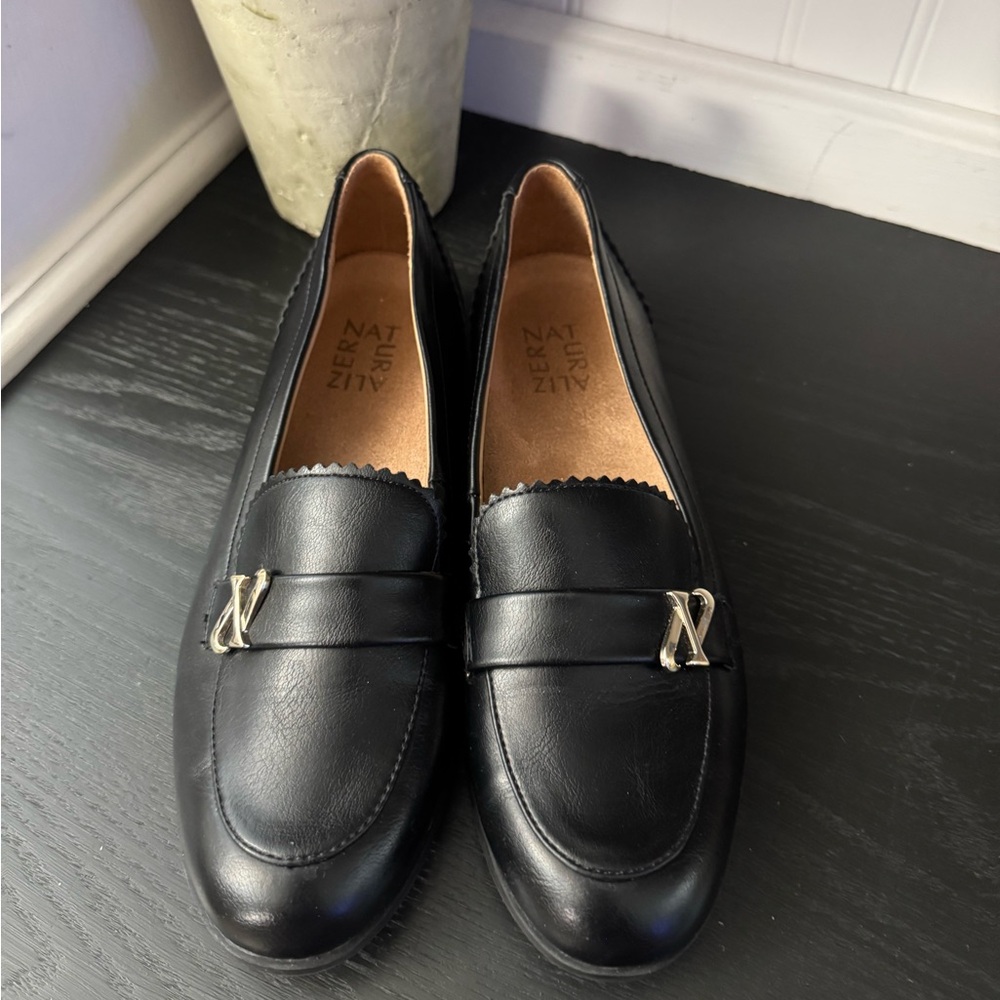 Women's Naturalizer Black Loafers - Picture 4 of 13